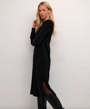 CR - Dela  black knit dress