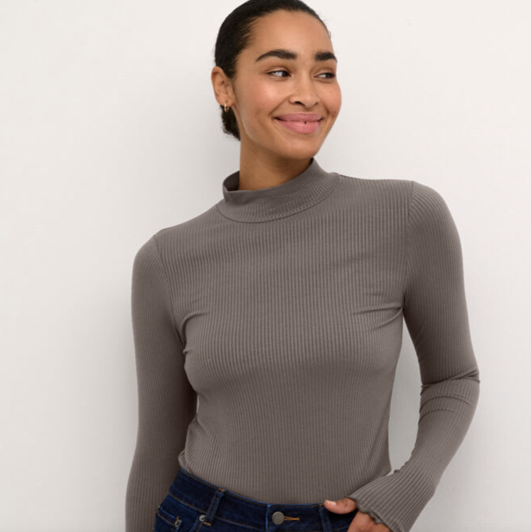 KA - Drew turtleneck tee - major brown