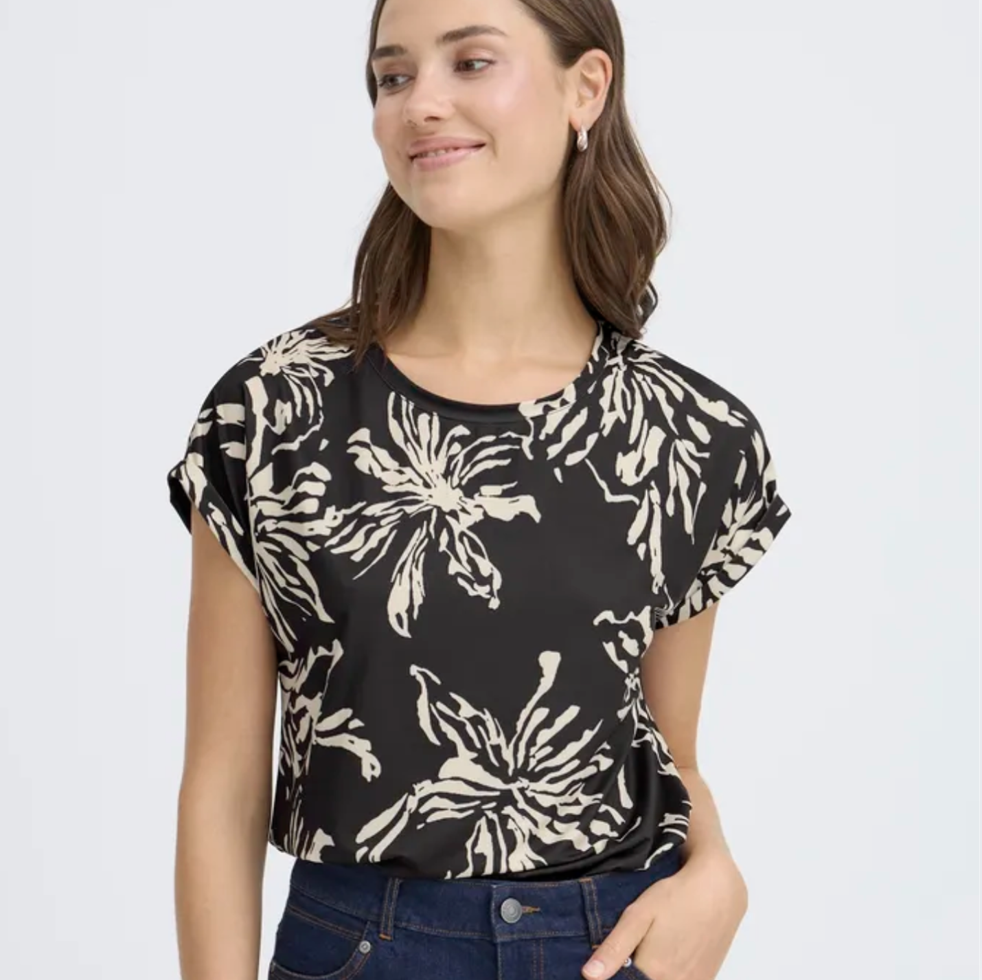 FR - Vera tee - large black floral