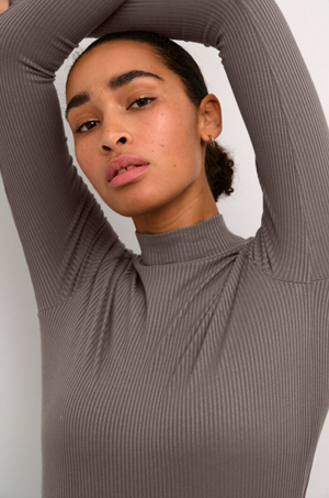 KA - Drew turtleneck tee - major brown